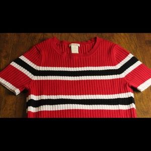 RED, BLACK, WHITE TIGHT SHIRT FOREVER 21